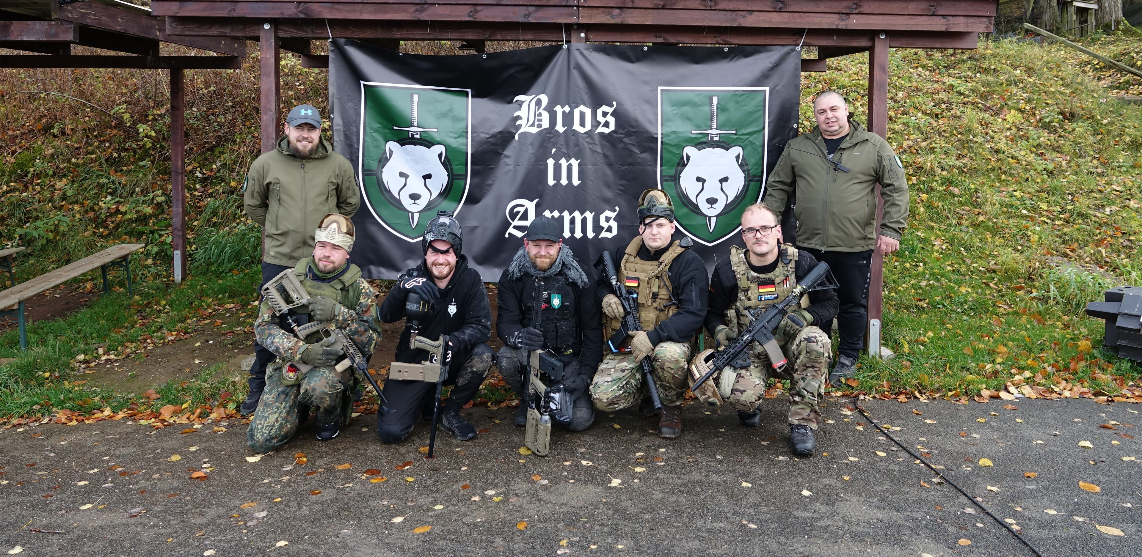 ÜBER UNS